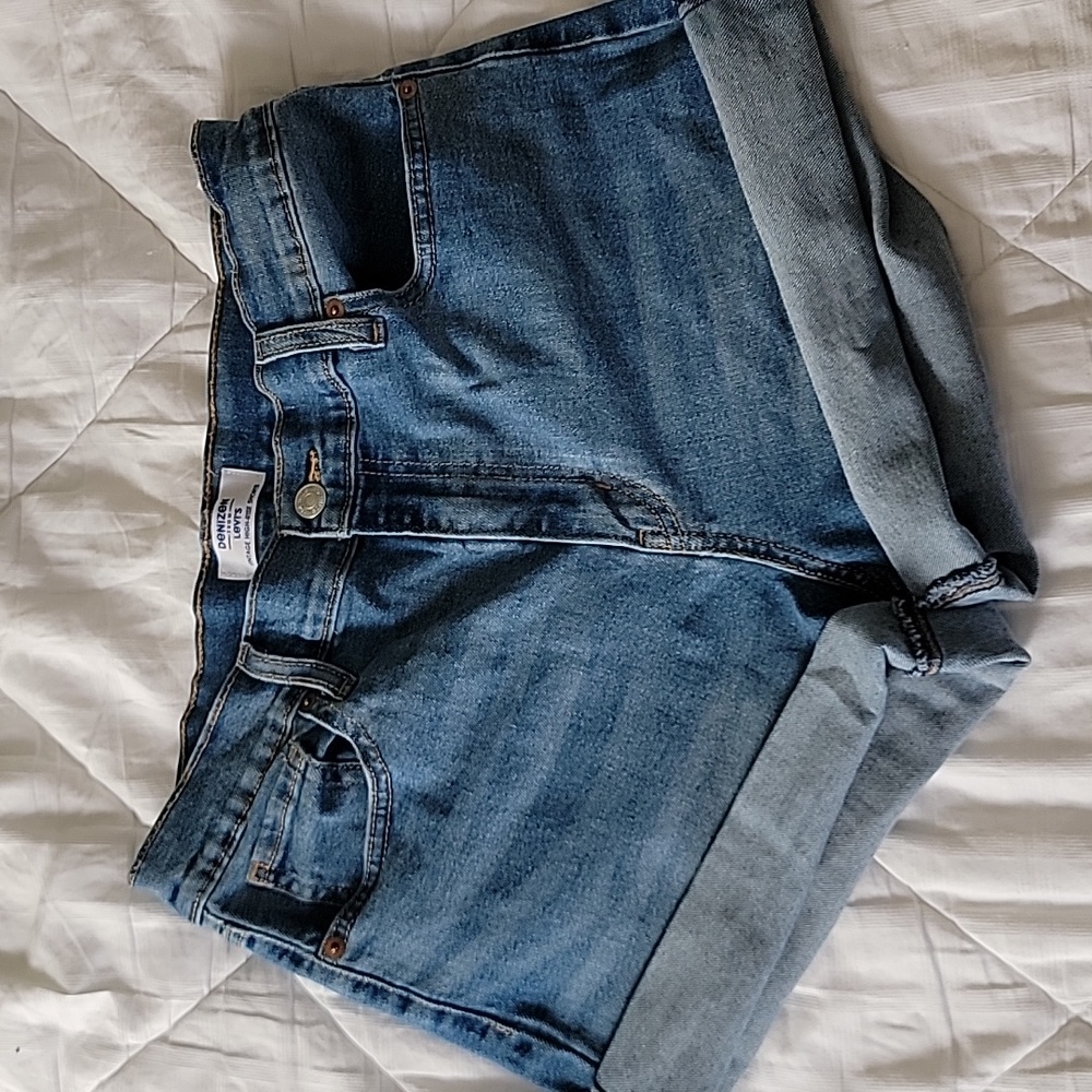 Levi's High Rise Cutoff Shorts